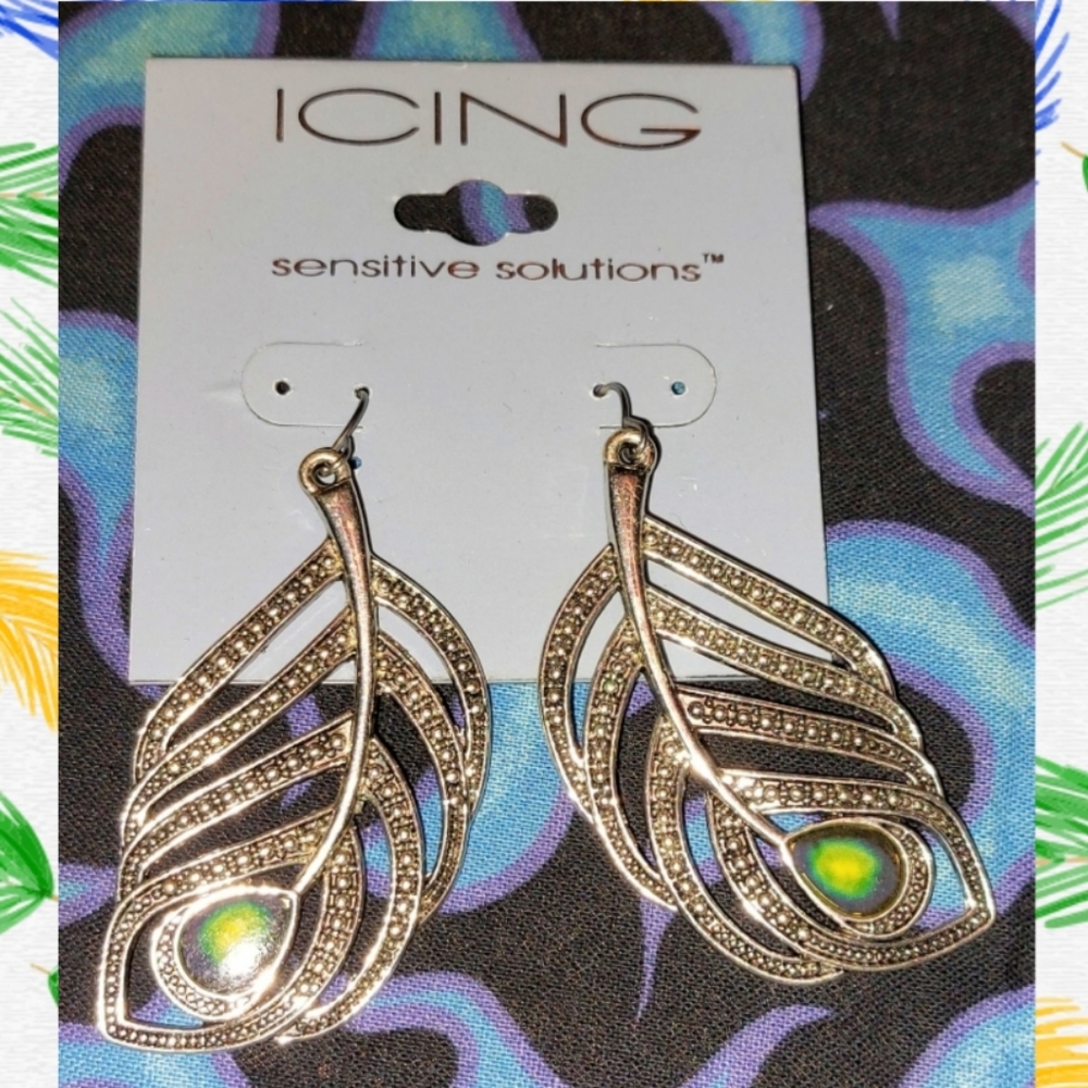 Icing brand Medium/Large Size Silvertone Metal Feather Earrings